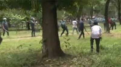 BNP activists clash with police at Chandrima Udyan