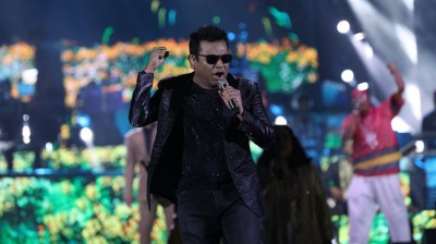 AR Rahman enthrals Dhaka audience