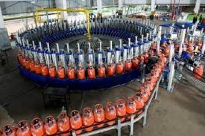 Beximco LPG sings deal with Jamuna Oil to sell LPG at pumps