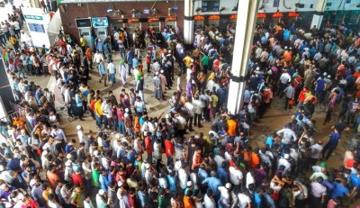 Huge crowd on first day sale of advance train tickets in capital