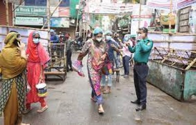 People give a fig to govt’s lockdown rules in Dhaka