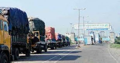 Indian traders suspend trade through Benapole to protest BSF harassment