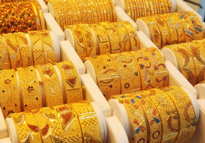 Gold prices drop by Tk1,166 per bhori