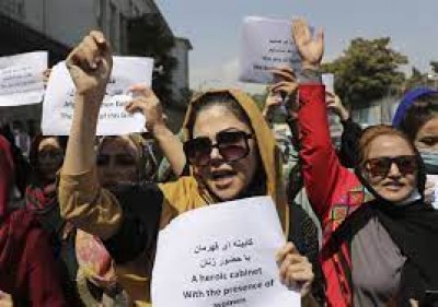 Afghan women demand rights as Taliban seek recognition