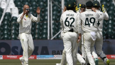 Lyon's five spins Australia to series-clinching win over Pakistan
