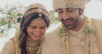 Bollywood: Ranbir, Alia finally tie the knot!