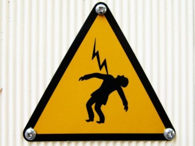 Rickshawpuller electrocuted while charging his vehicle's battery