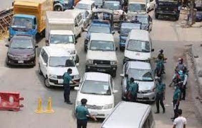 Dhaka’s traffic overload never ends, not even in lockdown!