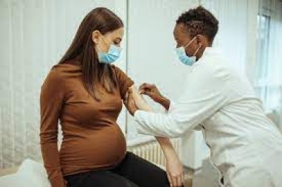 Do the COVID-19 vaccines affect my chances of pregnancy?
